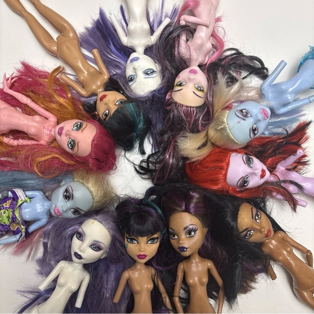 Mattel Monster High Collection Doll Lot 11 Dolls & Accessories 2008 & 2010-2012